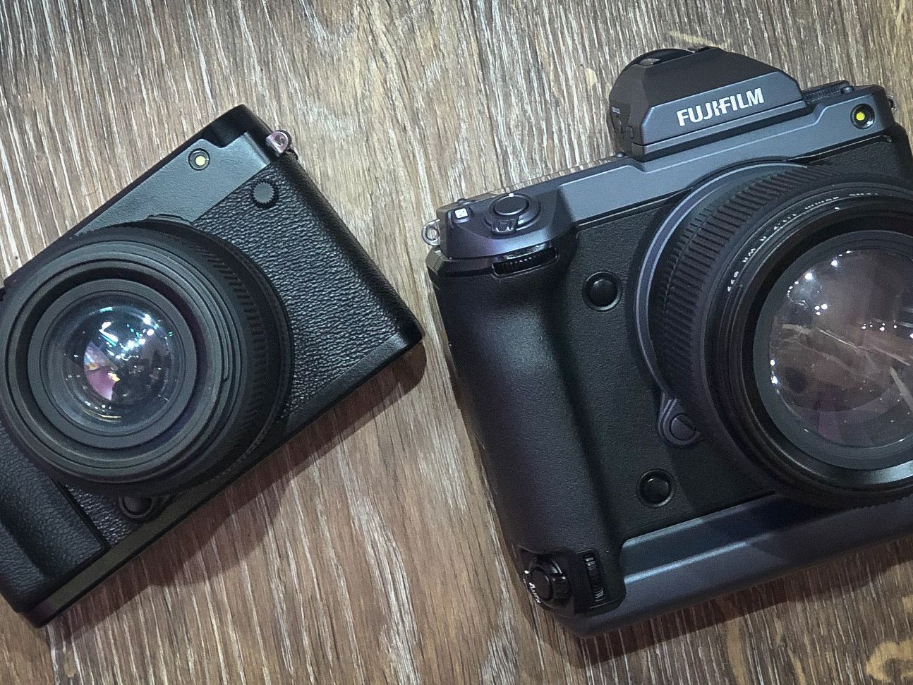 fujifilm gfx100 gf80mm gf35-70mm セット Fujifilm-GFX-100-with-Fujifilm