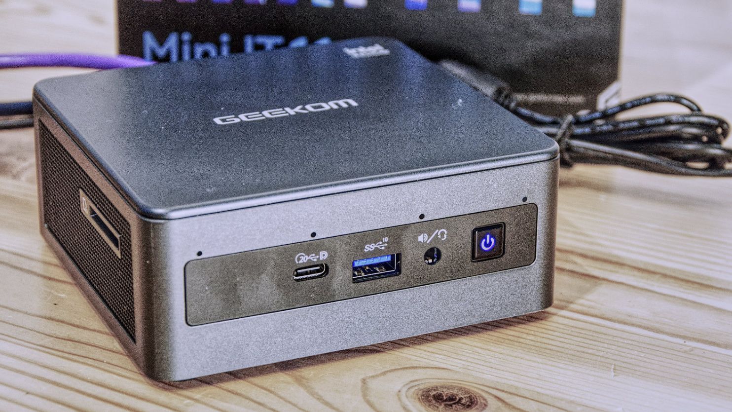 Geekom Mini IT11 ミニPC Intel i7 32GB 1TB 超小型ミニPC GEEKOM Mini IT11のレビュー！i7-11390H/32GB/1TB
