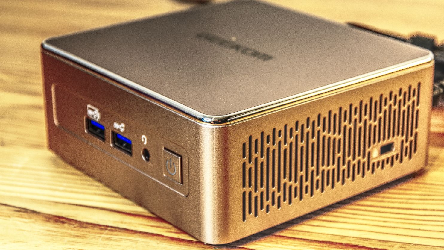 ミニPC　GEEKOM　A5 R7　5800H GEEKOM A5 Mini PC: High-Speed Computing with AMD Ryzen™ 7
