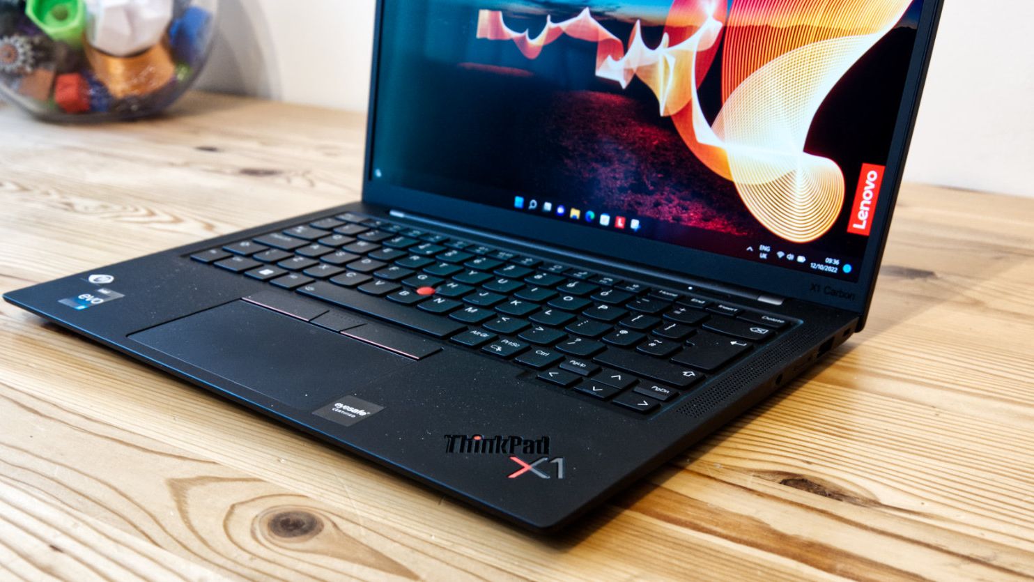 【Lenovo】ThinkPad X1 Carbon Gen10 Lenovo Thinkpad X1 Carbon (Gen 10) review: business premier | T3