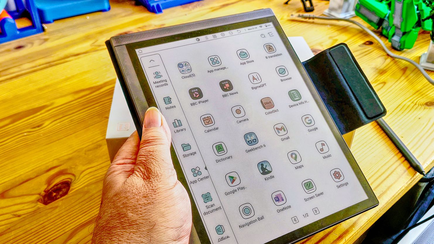 Bigme B1051C（10.3インチ　カラーE-Ink タブレット Amazon.com : Bigme B1051C Eink Tablet with Keyboard and
