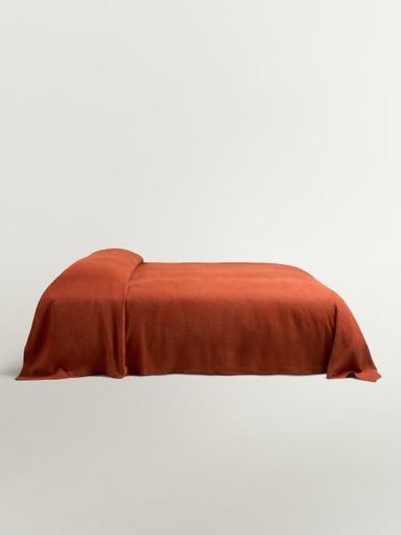 Studio Linen &ndash; Burnt Red