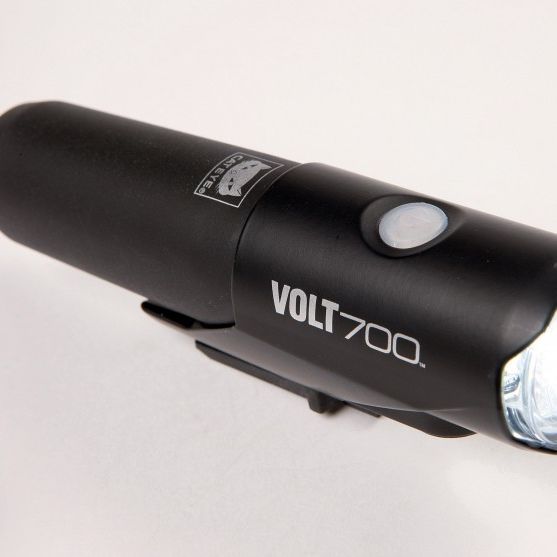 津々見友彦の6輪生活】CATEYEの充電式ライト「VOLT700」…700
