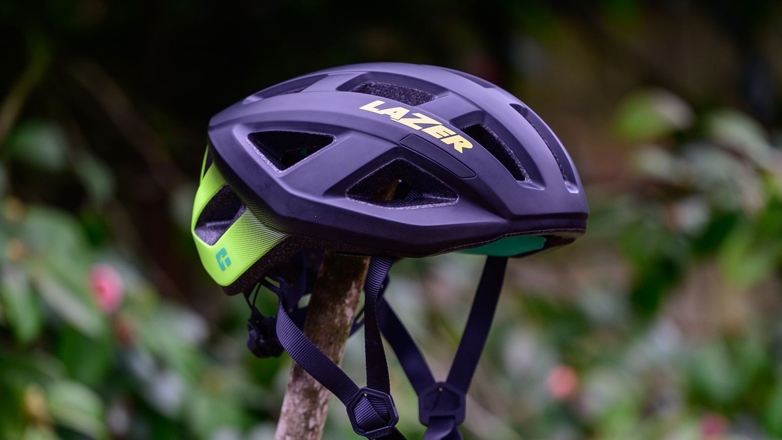 lazer blade helmet yellow Lupo Kineticore Helmet, One / Metallic Purple The Sphere MIPS delivers a perfect combination of great looks Lazer Tonic Kineticore review: a
