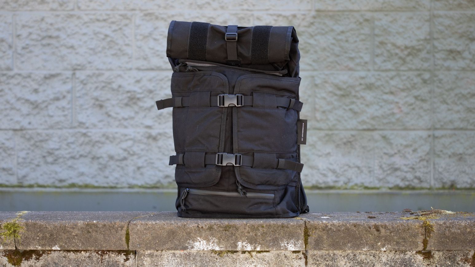 MISSION WORKSHOP RHAKE ブラック VX Mission Workshop Rhake VX Review | CARRY BETTER