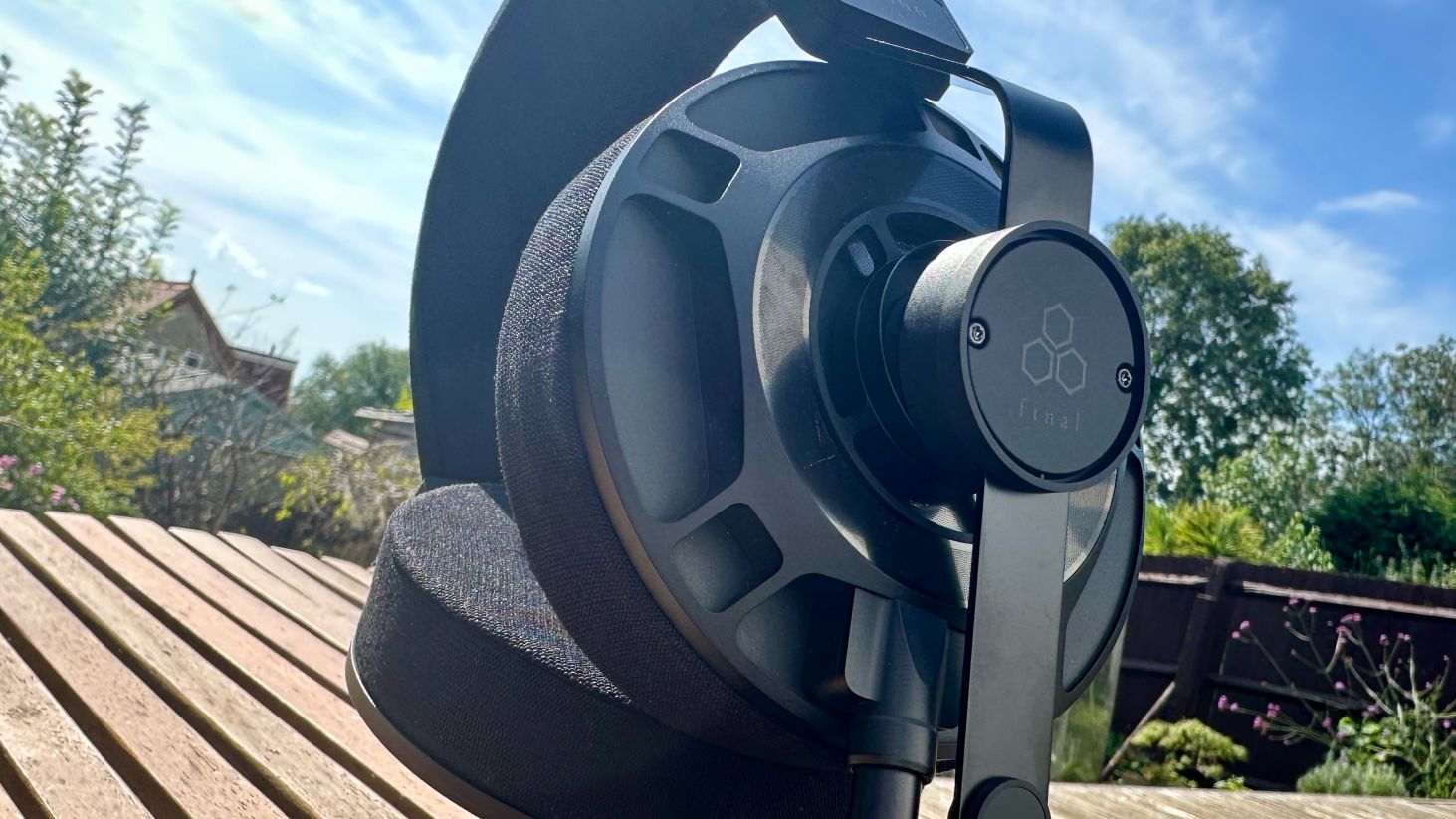 Final D7000 review: huge planar magnetic over-ear headphones Final D7000 review: huge planar magnetic over-ear headphones