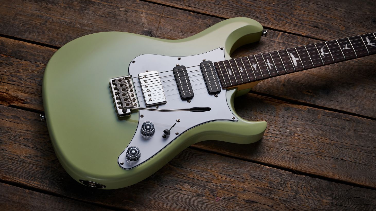 The SE Studio Standard not only looks amazing, but it also