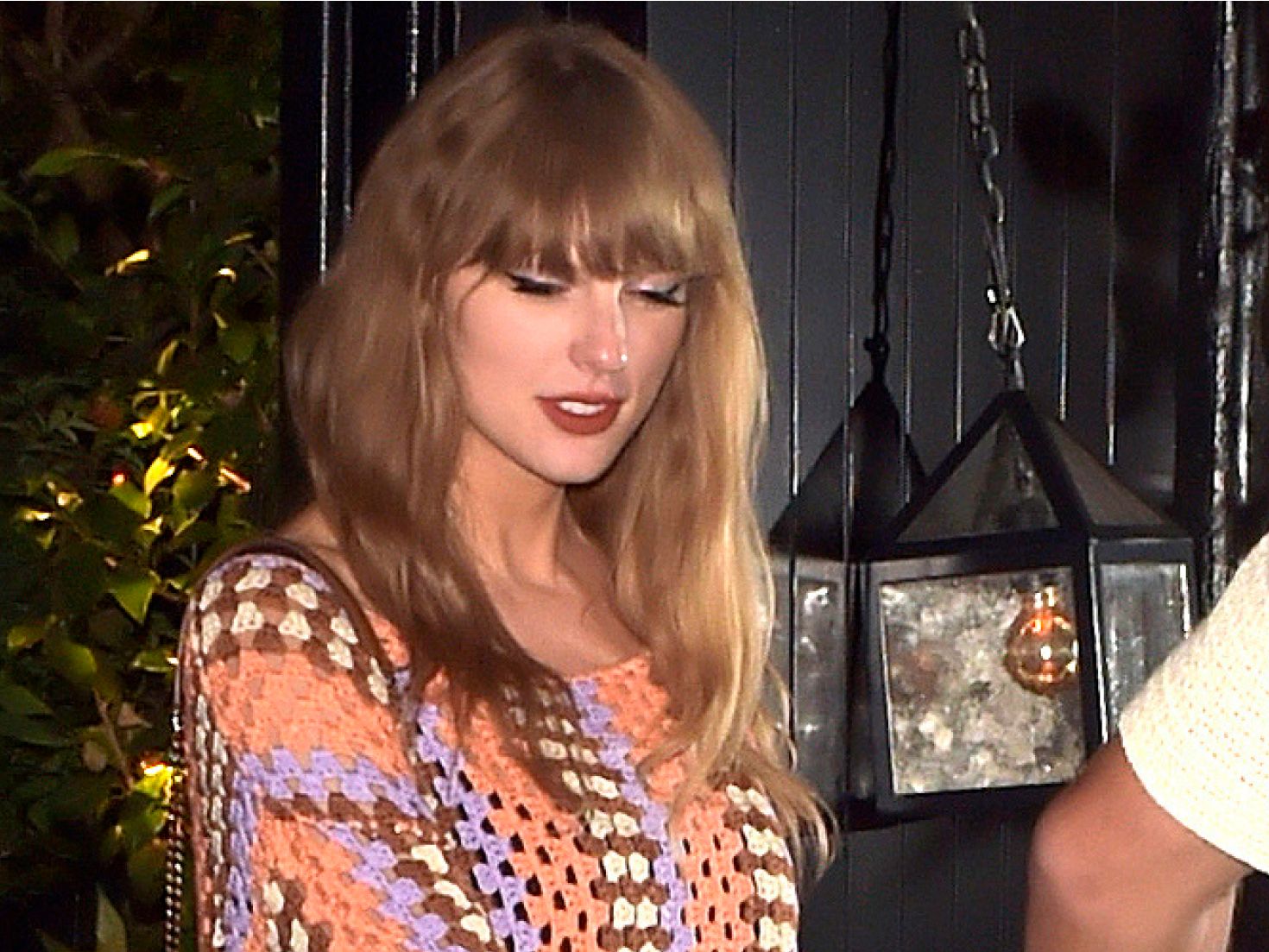 Taylor Swift Matches Travis Kelce on London Date in Under-$120 Crochet Dress  | Marie Claire