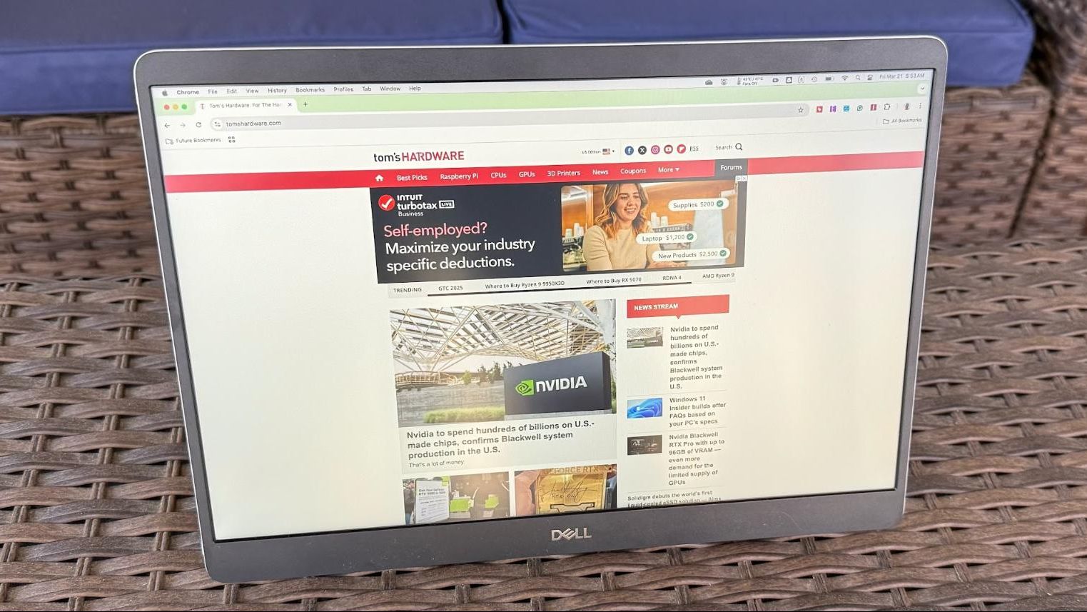 Dell Pro 14 Plus (P1425) 14-inch portable monitor review: Long on