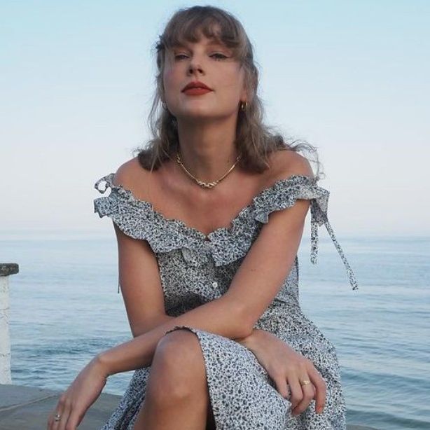 blue dress on a boat taylor swift photo Taylor Swift speaks out on her sad boat blue dress moment on 1989 (Taylor's Version) - Celebrity News - Entertainment