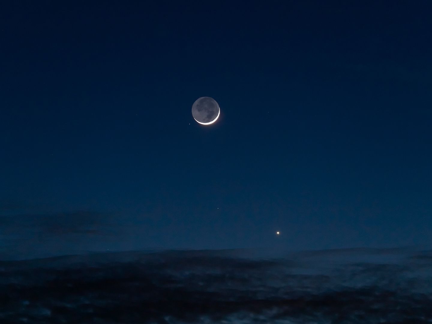 How to see bright Venus dance with a glowing crescent moon this