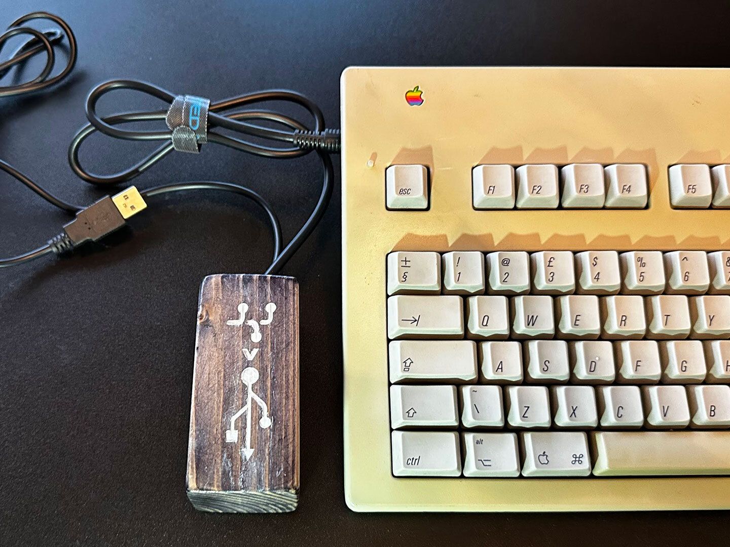 Apple Keyboard Ⅱ + ADB to USBアダプター tinkerBOY ADB Keyboard/Mouse to USB Converter with QMK