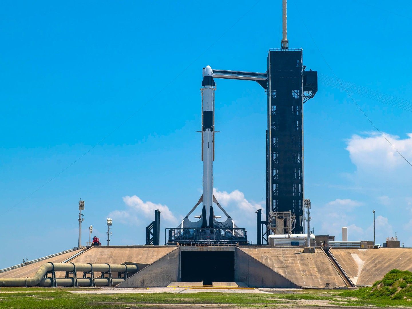 AX90newモデル LI-NING AX90N AXFORCE 90 NEW 雷霆 90 NEW バドミントンラケット