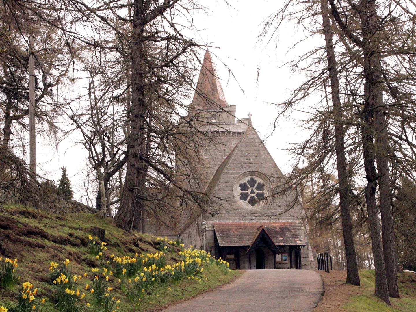 Inside Crathie Kirk, the Queen