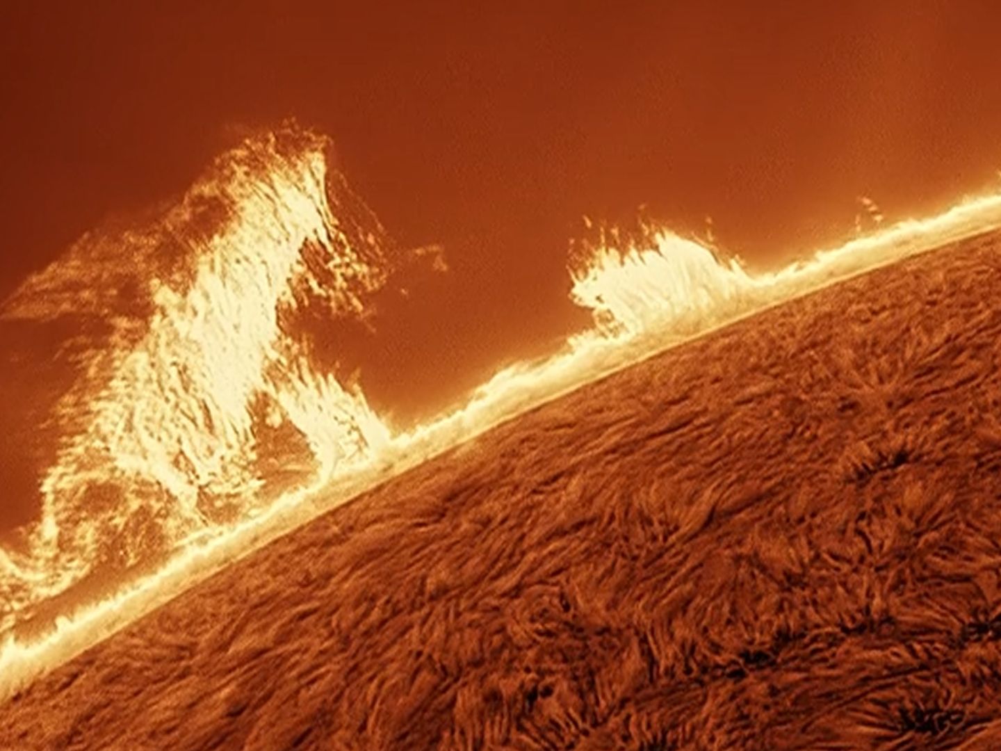 Astrophotographer captures colossal 'Godzilla' plasma cloud
