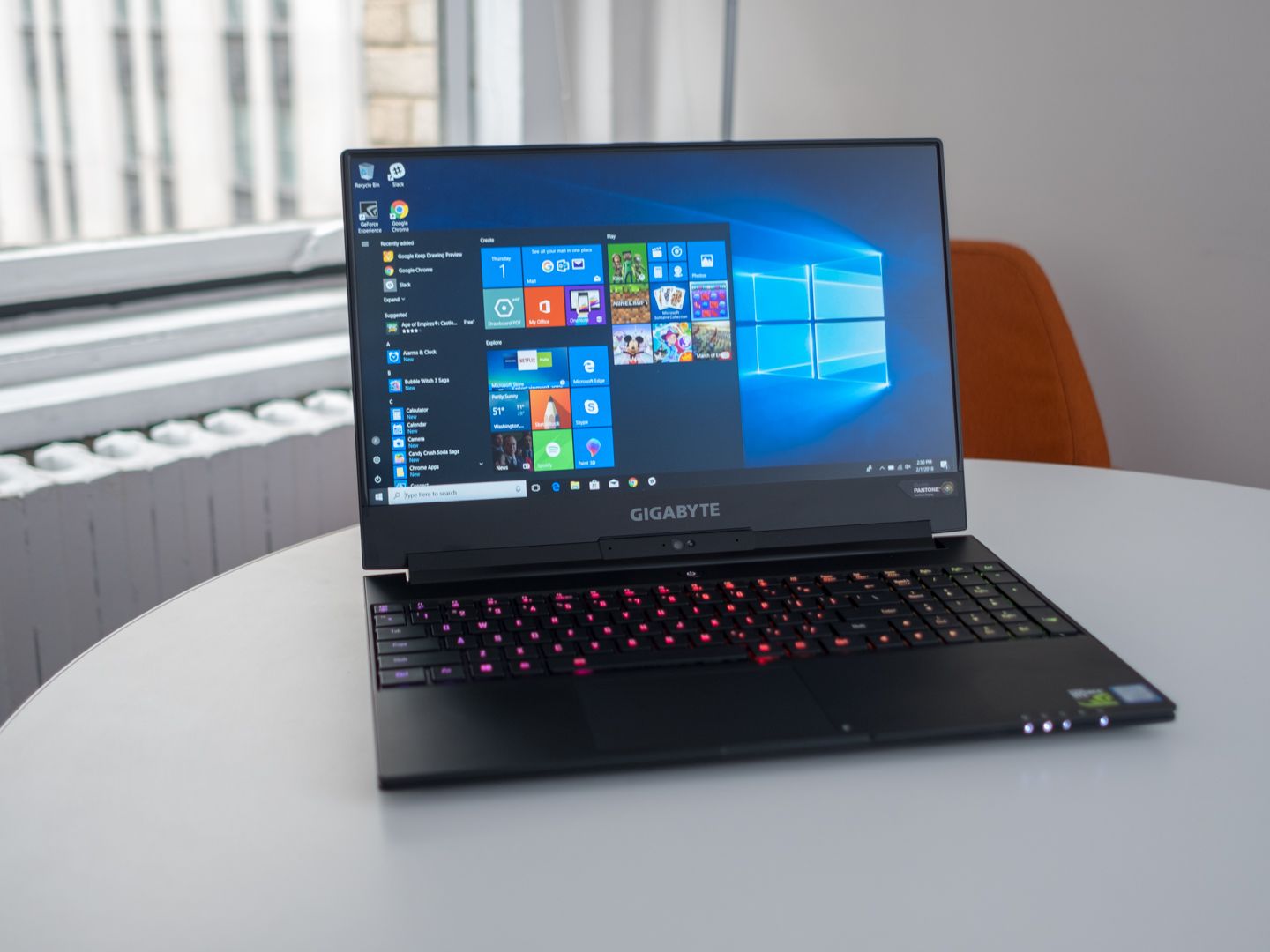 家具 Gigabyte Aero 15x M7PHn4RTVUEiBrDZGK2ihX.jpg