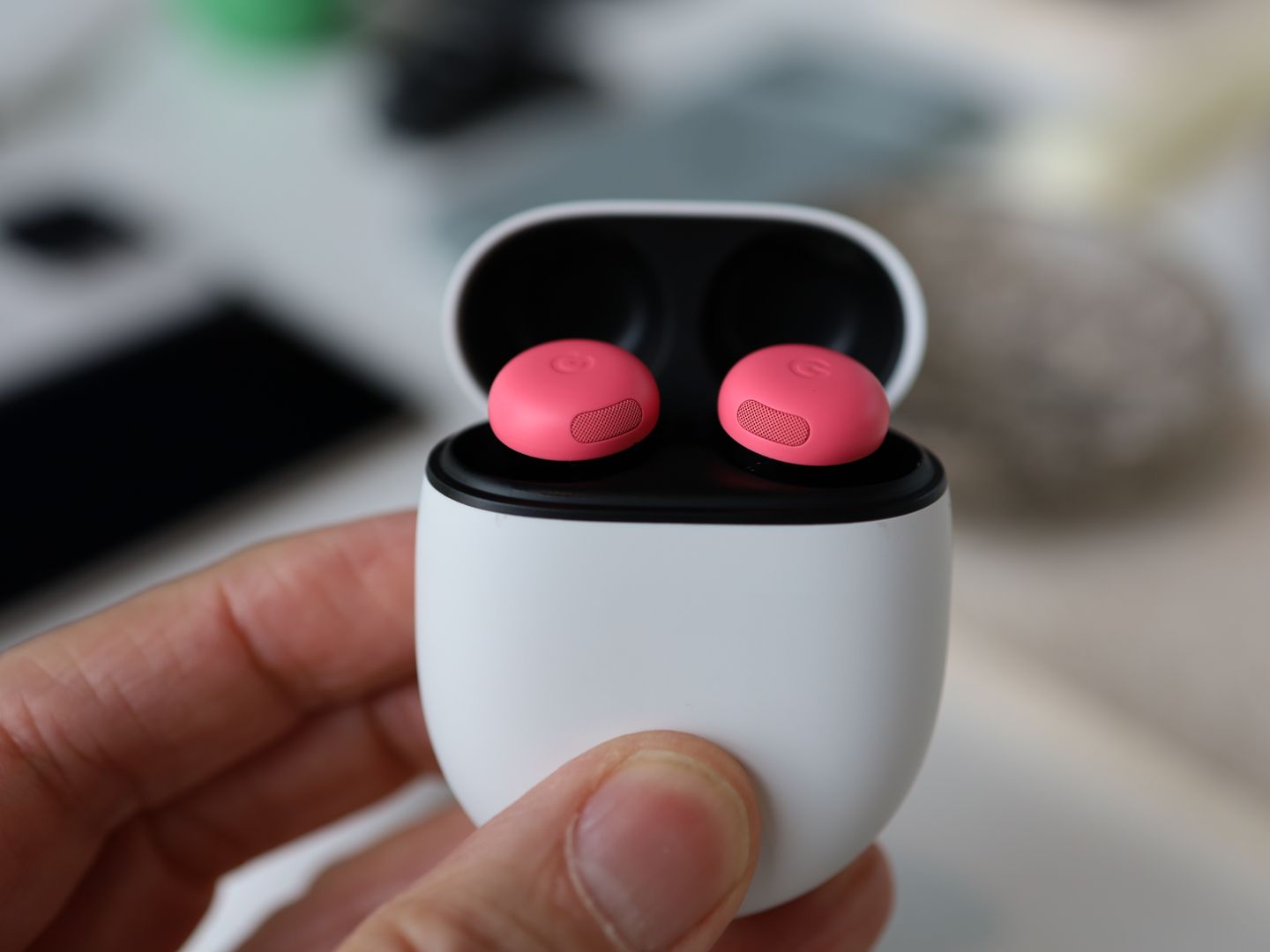 GoogleのPixel Buds Pro 2 Google's new Pixel Buds Pro 2 seem better in every way that