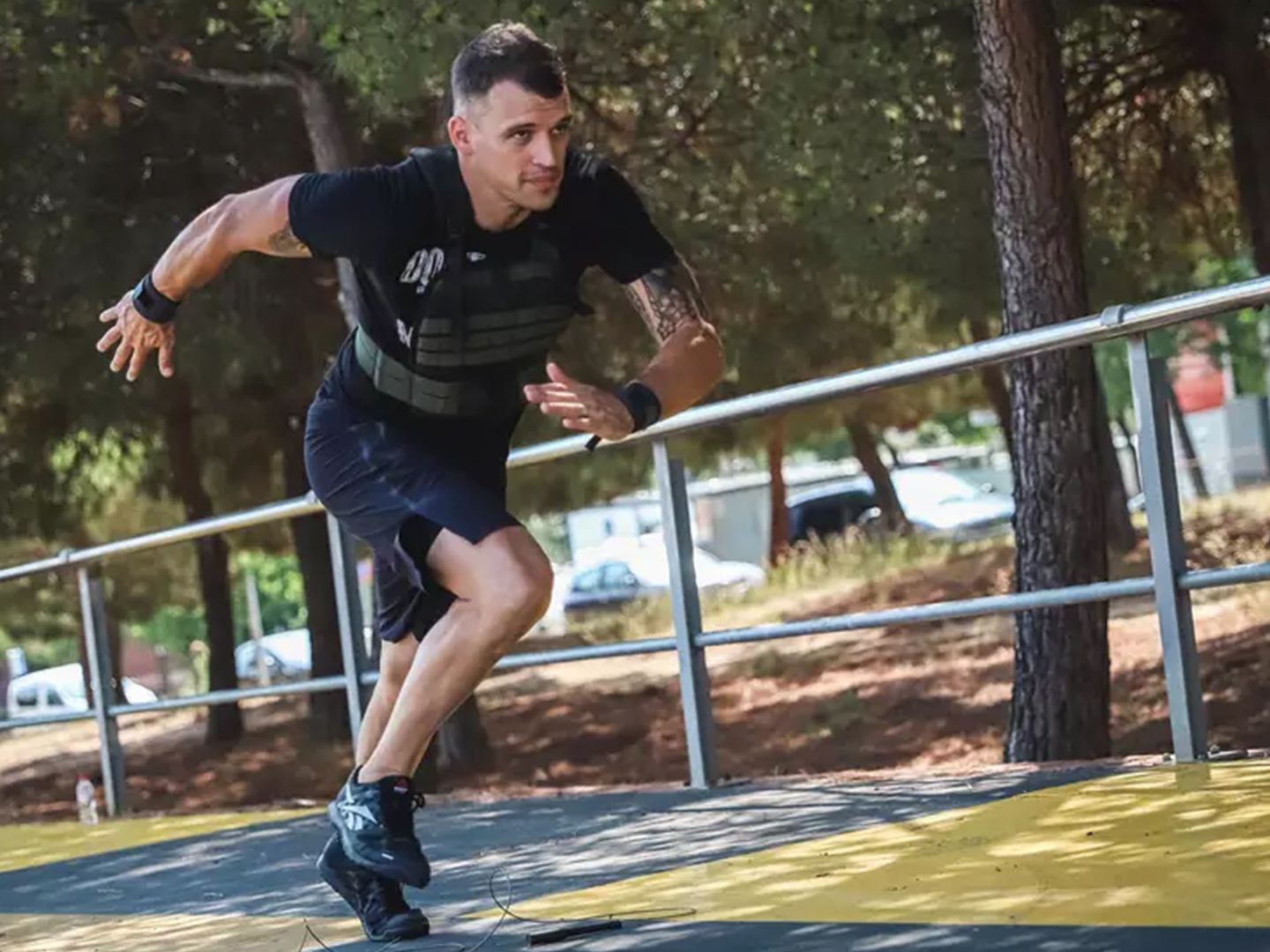 weighted vest hill sprint technique