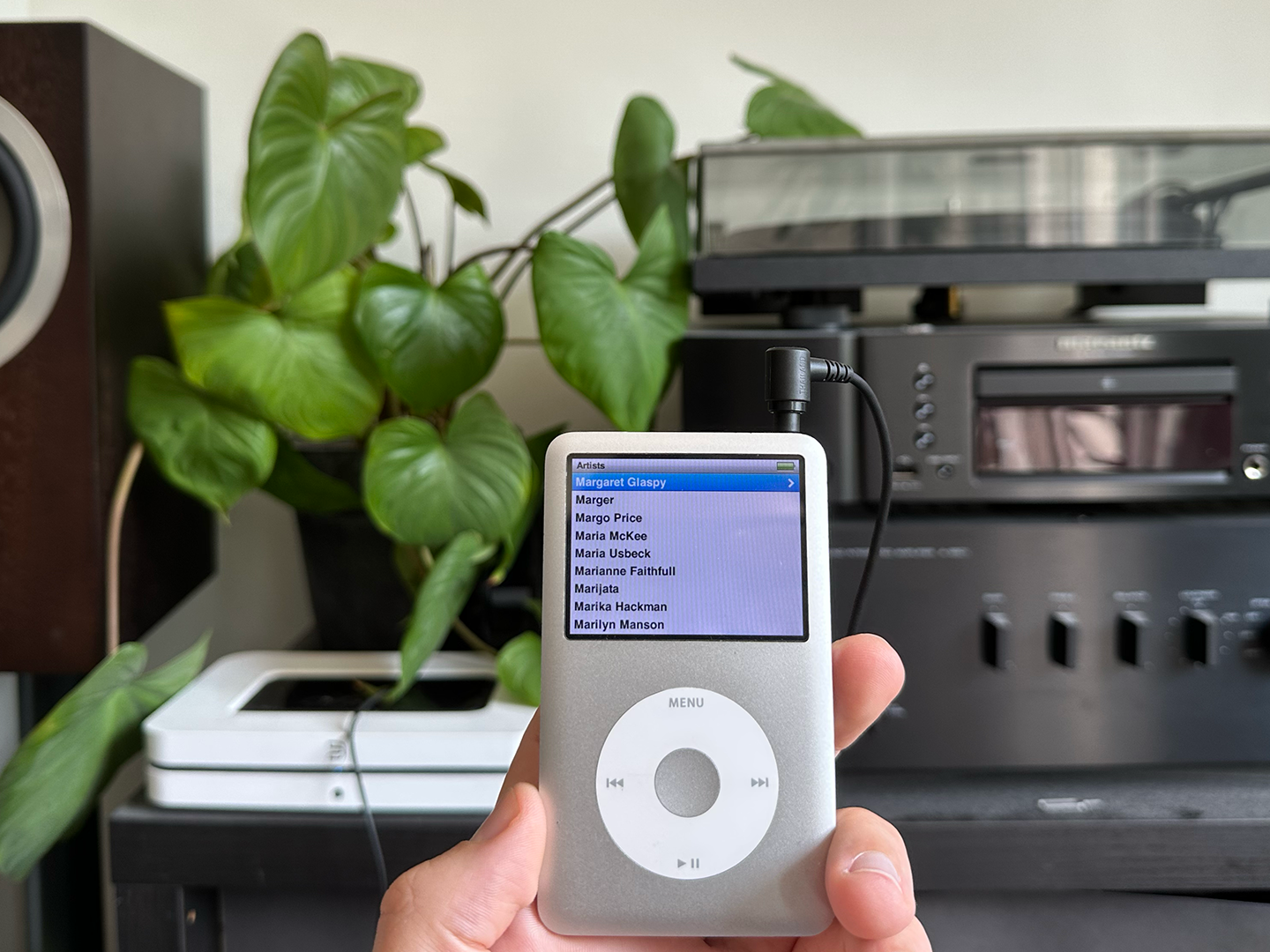iPod Classic 120GB〔ほぼ未使用〕 Apple IPOD CLASSIC - Silver - 6th Gen (Slim) - 120GB - LIKE