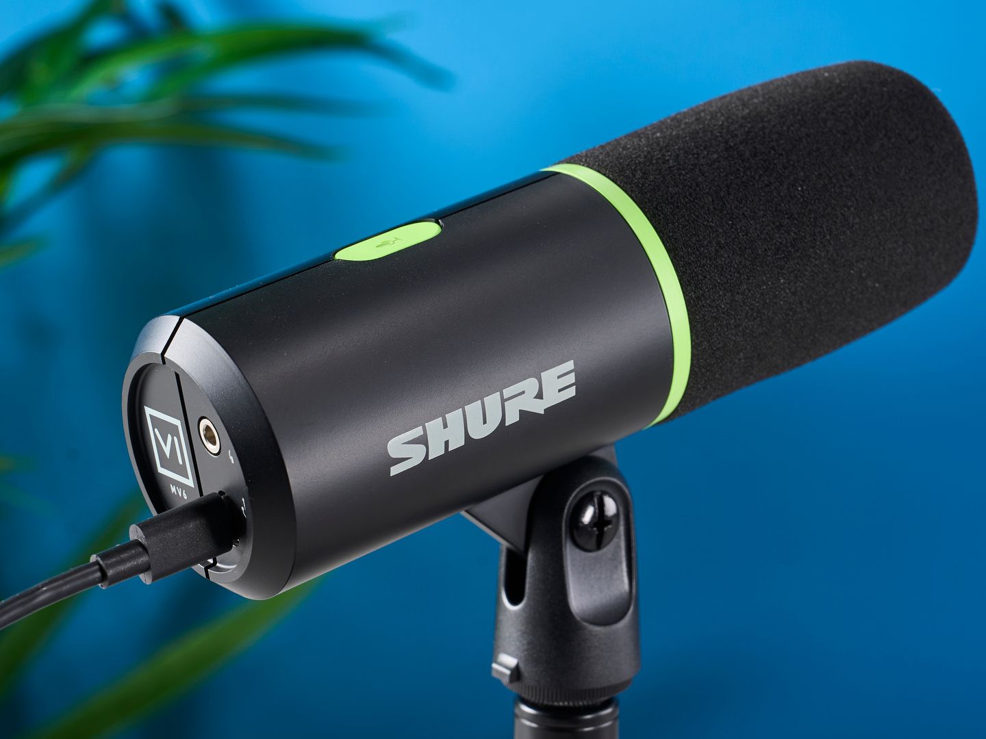 I was a DJ for 3 years — here's why the brand-new Shure MV6 is my
