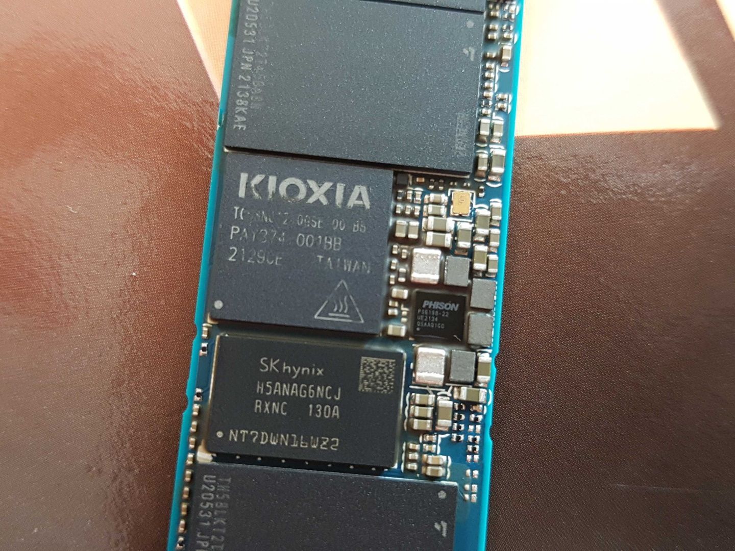 SK hynix 8GBメモリ KIOXIA SSD 256GBセット ZtyH9gq7zJrdNJfFQRuYSU.jpg