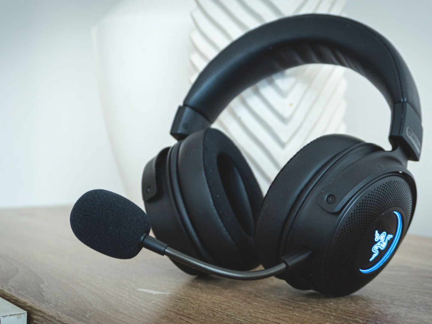 ヘッドホン Razer Kraken V3 Pro & Deathadder V3 Pro Razer Kraken V3 Pro wireless gaming headset review | PC Gamer