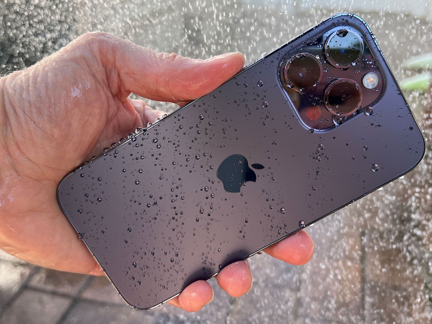 iPhone14Pro MAX 256g (水没ジャンク) 悲報】iPhone14Proシリーズ全種類、巨大滝の水圧で水没…【開封レビュー