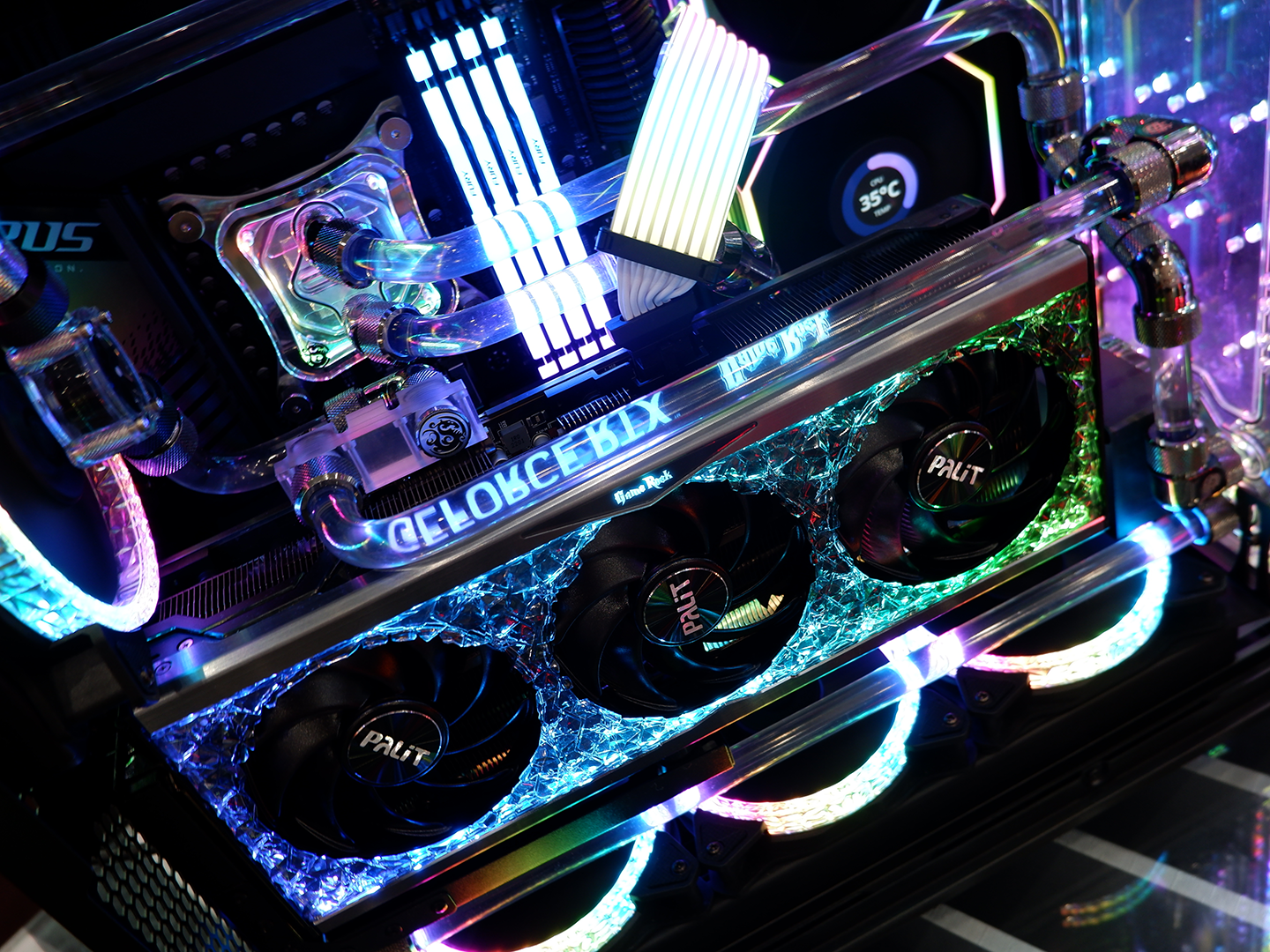 Palit has created a part-air, part-liquid, all-monster RTX 4090