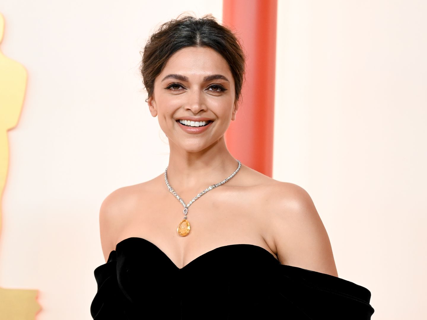 Deepika Padukone Glows in Louis Vuitton on the Oscars Red Carpet | Marie  Claire