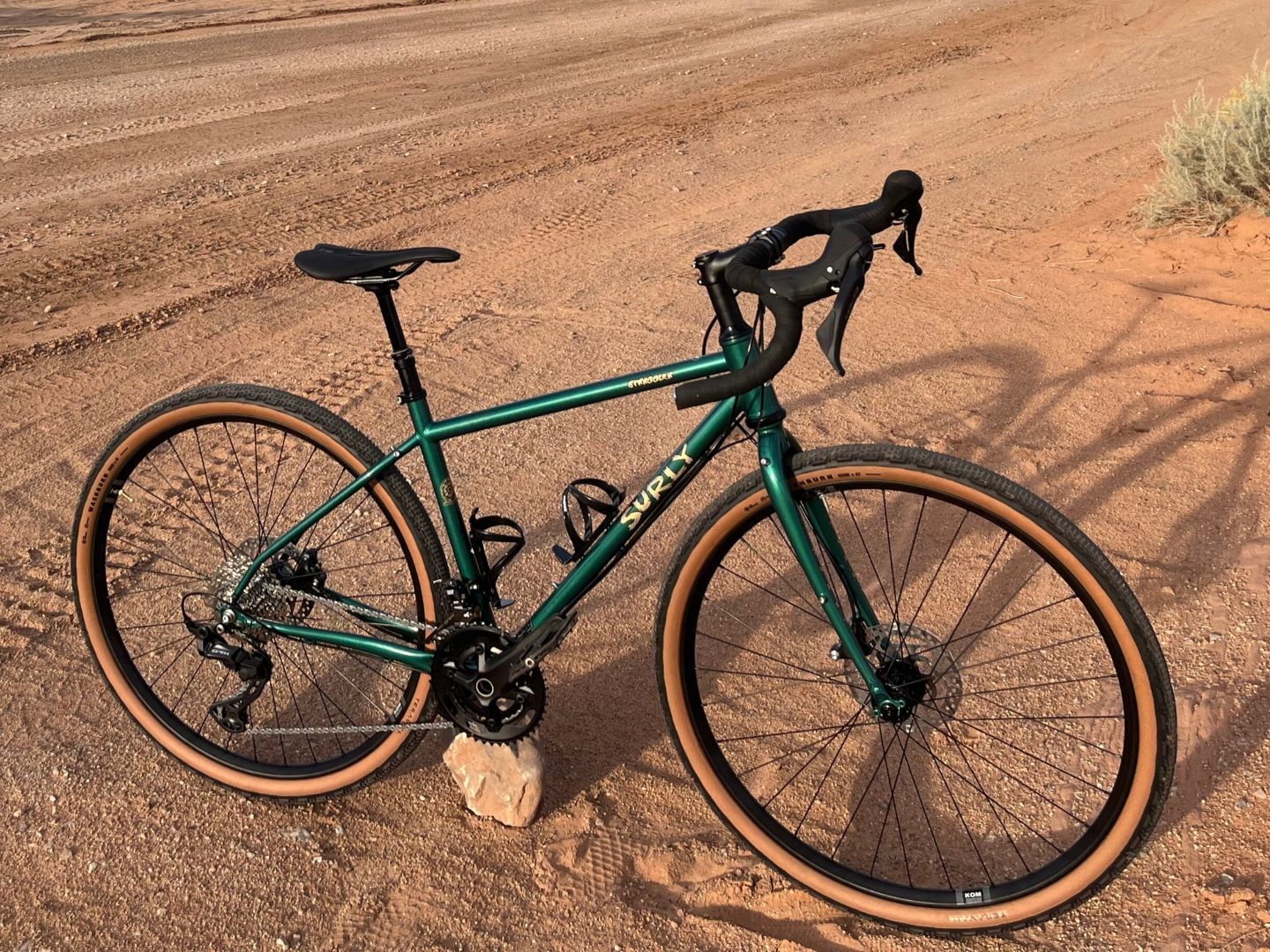 SURLY STRAGGLER ストラグラー　CRUST Rivendell SURLY STRAGGLER ストラグラー CRUST Rivendell Surly Straggler 700c