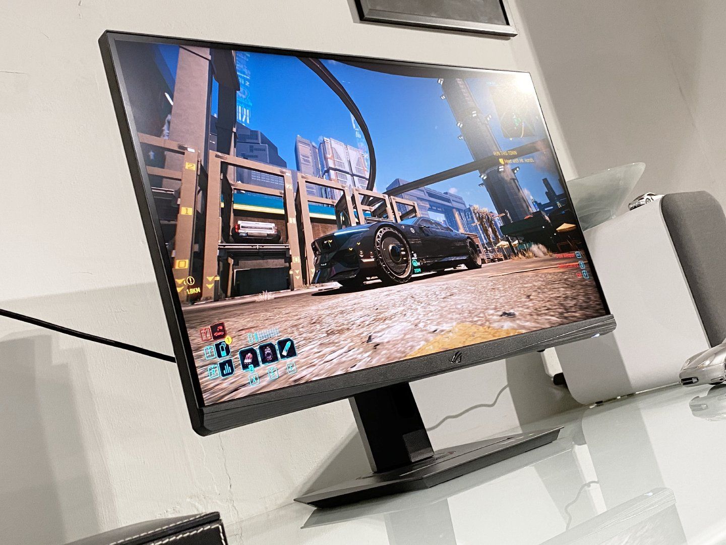 ASUS ROG Strix XG27UCG ゲーミングモニター27 インチ4K ROG Strix XG27UCG | 27 to 31.5 Inches | Gaming Monitors｜ROG