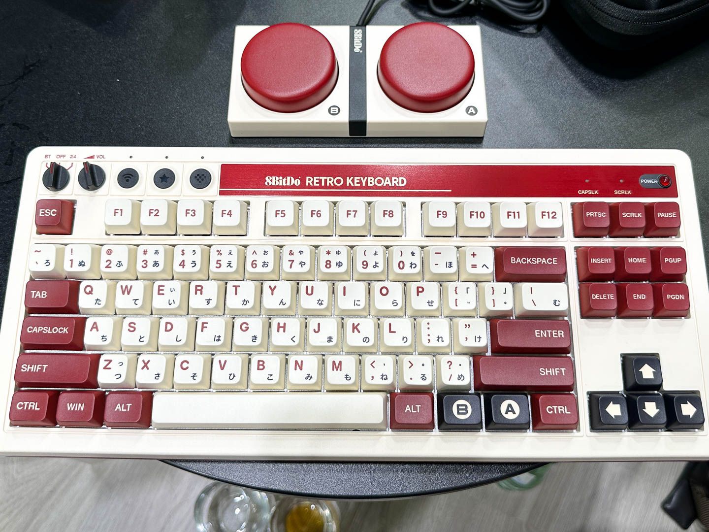 キーボード 8BitDo Mechanical Keyboard Fami Edition ファミコン風メカニカルキーボード「Retro Mechanical Keyboard」爆誕