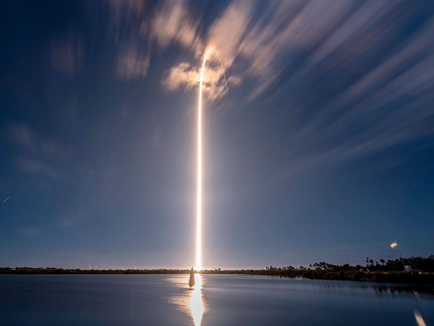Spacex Launches 1st Starlink Satellites of 2026 on New Falcon 9 Rocket (video)