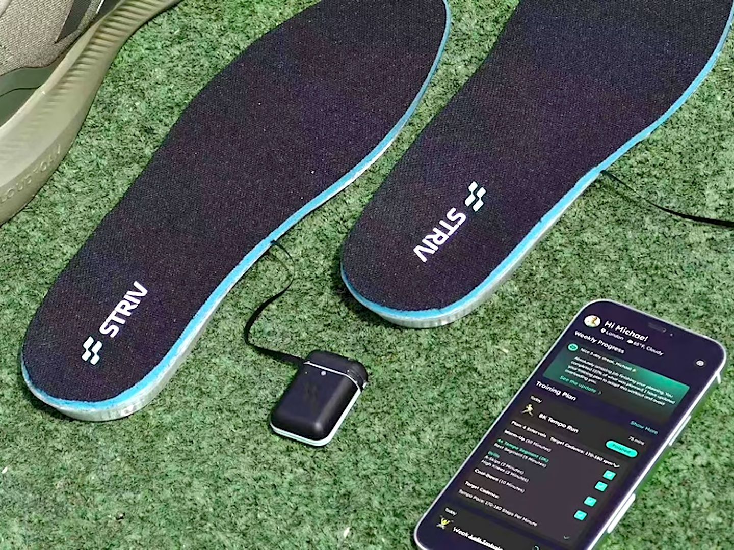 AIコーチングスマートインソール STRIV These AI-equipped insoles will give you real-time coaching while