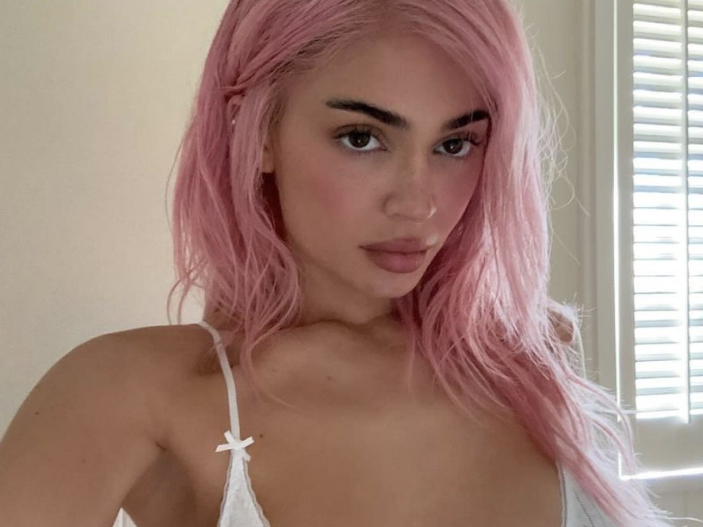 Kylie Jenner Dyed Her Hair Pink, So Now Pretty Much Everybody Wants to Dye Their Hair Pink | Marie Claire Kylie Jenner Dyed Her Hair Pink, So Now Pretty Much Everybody Wants to Dye Their Hair Pink | Marie Claire