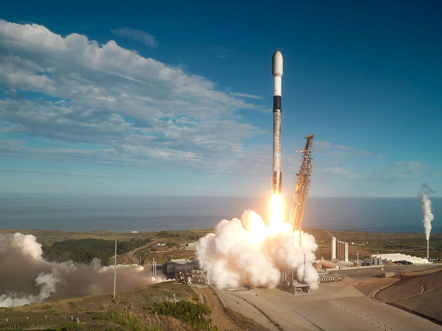 SpaceX Falcon 9 rocket sends Starlink satellites to orbit a day