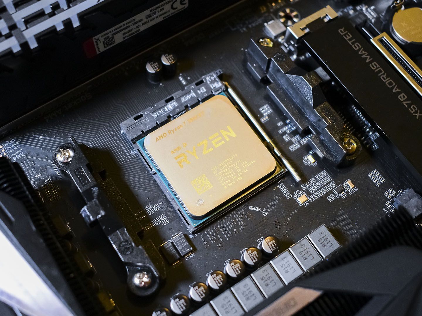 AMD Ryzen 7 3800X CPUのみ Amazon.com: AMD Ryzen 7 3800X 8-Core, 16-Thread Unlocked