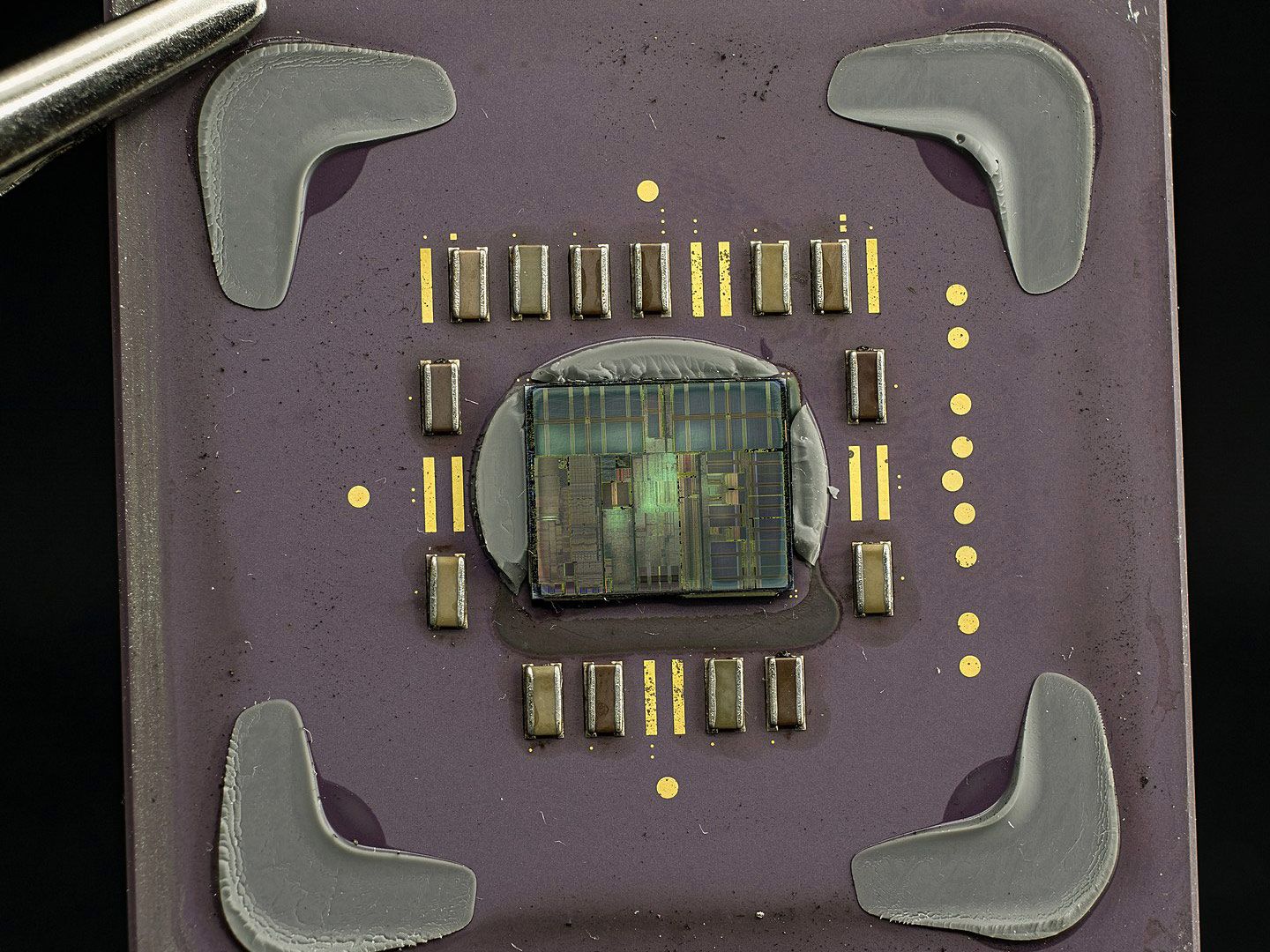 AMD's K6-III 'Sharptooth' debuted this week in 1999 with on-die L2