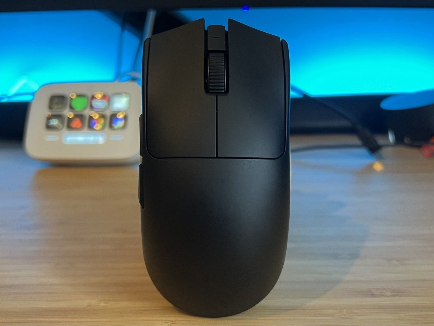 The Razer Viper V4 Pro challenges Logitech with good old fashioned