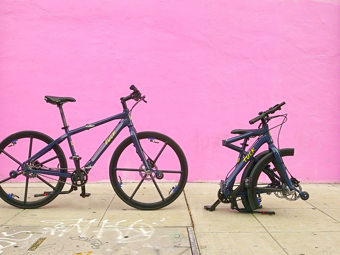 トランプ Bicycle Reveal Tuck Tuck folding bike from a former Jaguar Land Rover engineer folds