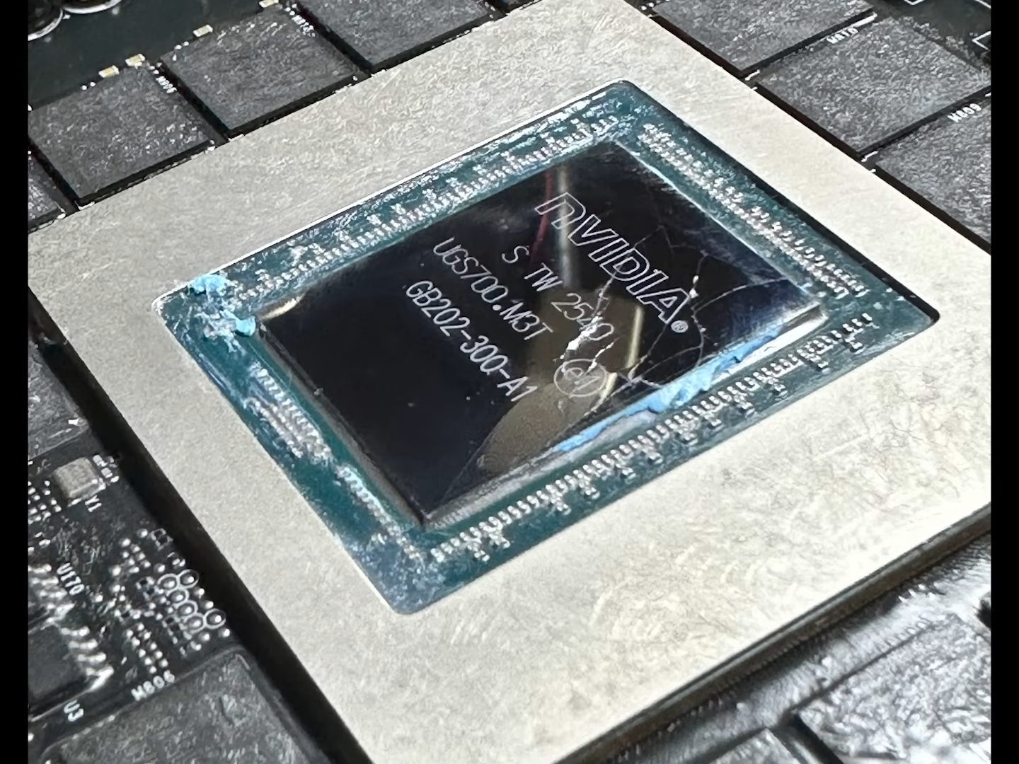 $5,000 RTX 5090 Lightning Z gets killed in extreme overclocking