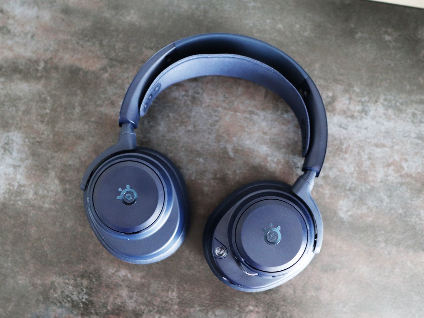 SteelSeries Arctis Nova Pro Omni review | PC Gamer