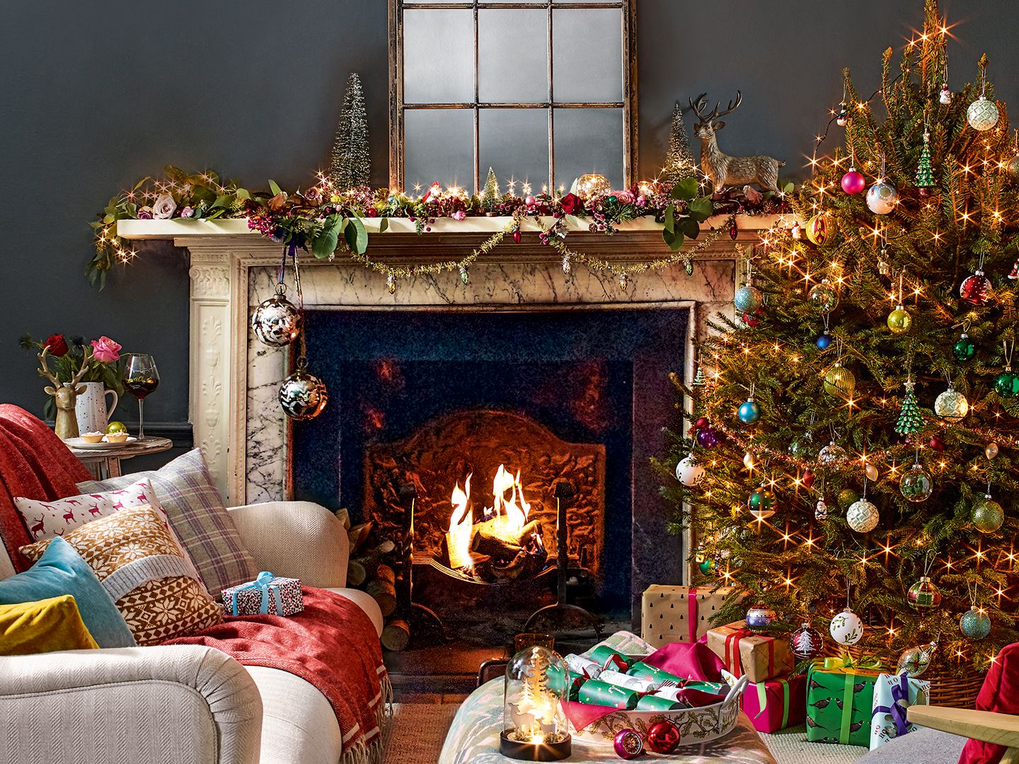 How to style a mantlepiece for Christmas: 6 creative ideas | Woman \u0026 Home, image size:1440x1080