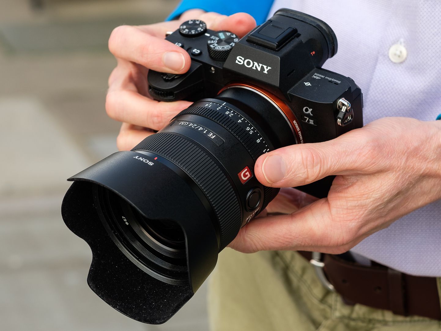 SONY - ソニー　a7iii Sony Alpha a7 III Mirrorless Digital Camera with 28-70mm
