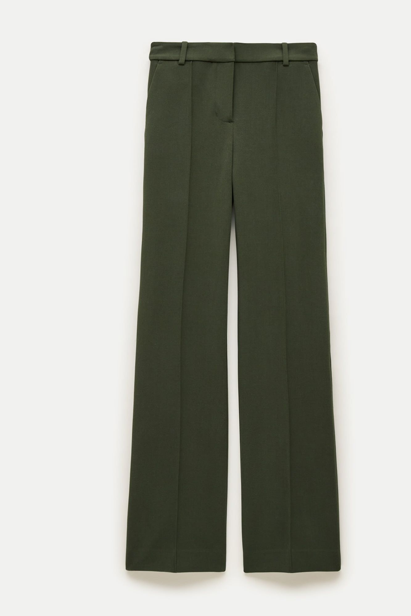 Natalia Pant in Four-Season Stretch