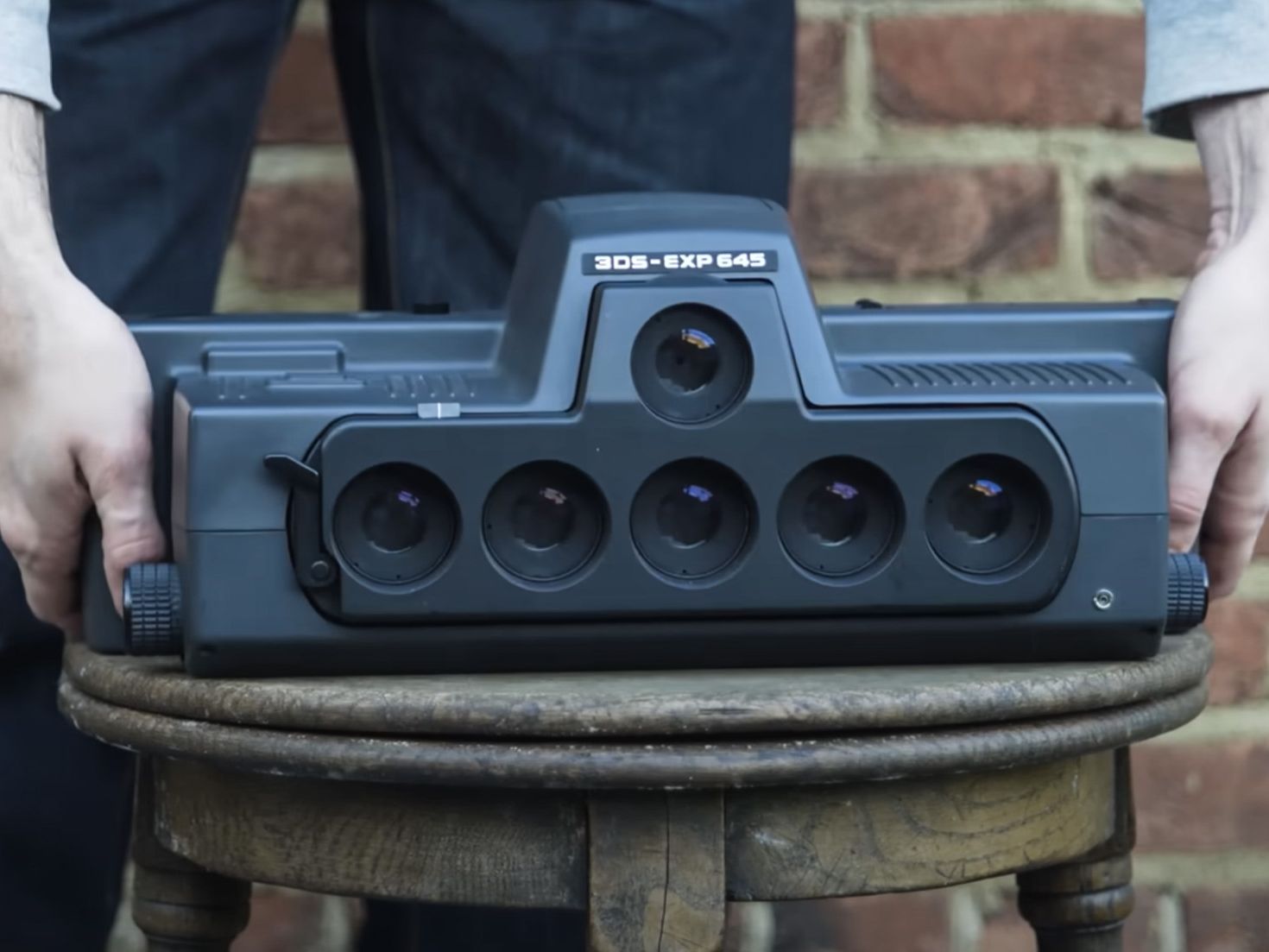 This six-lens analog camera is so strange, even the Internet's