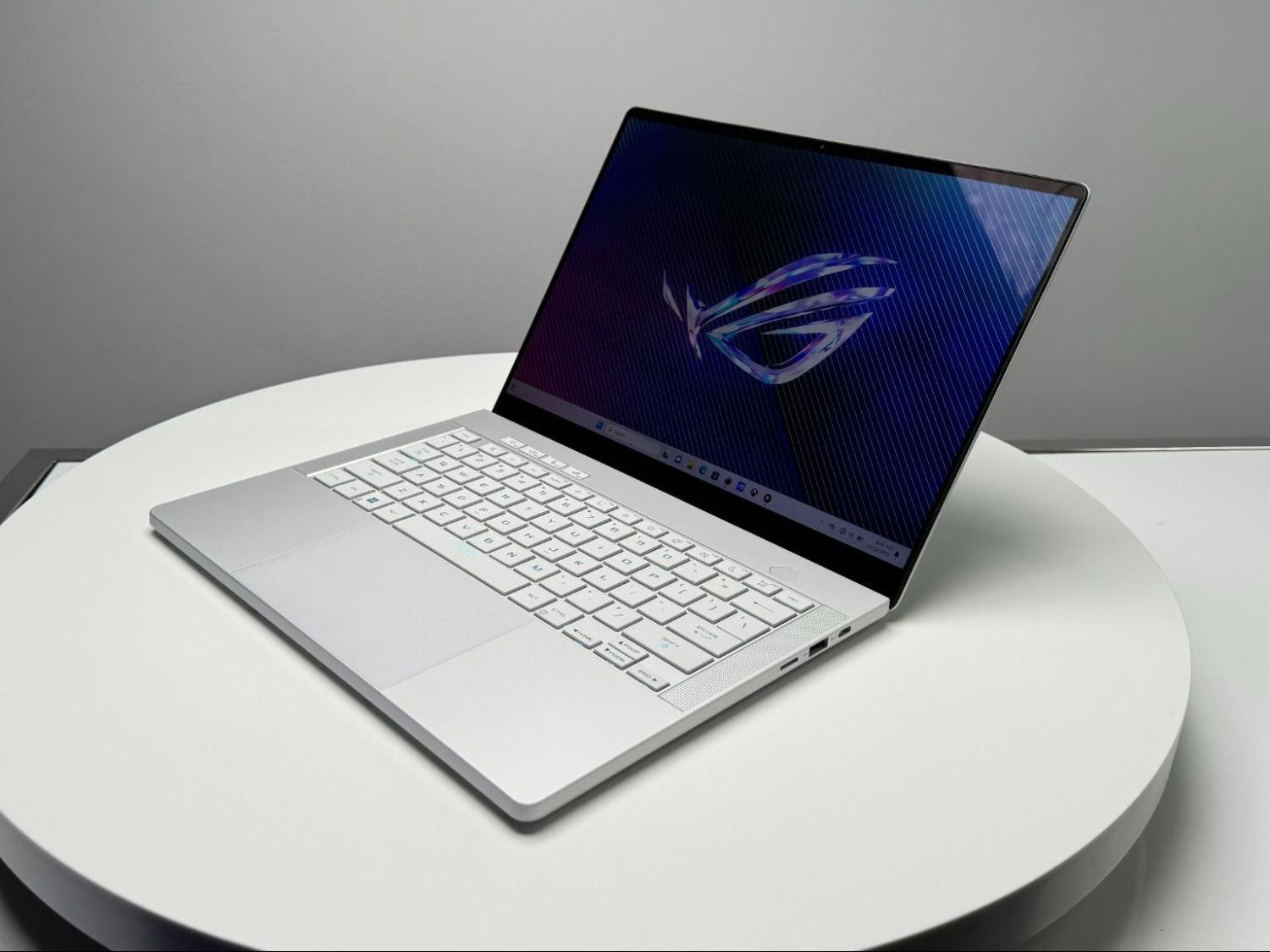 Asus ROG Zephyrus gets a sleek, slim new look with AMD Hawk Point