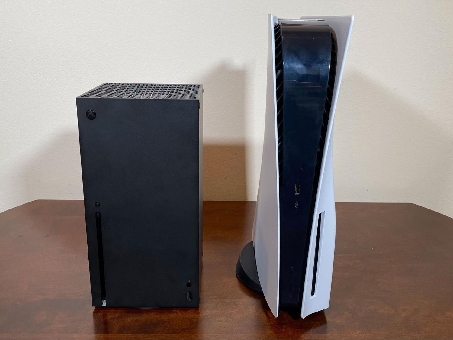 PlayStation 5 vs Xbox Series X: Console Face-Off | Tom's Hardware
