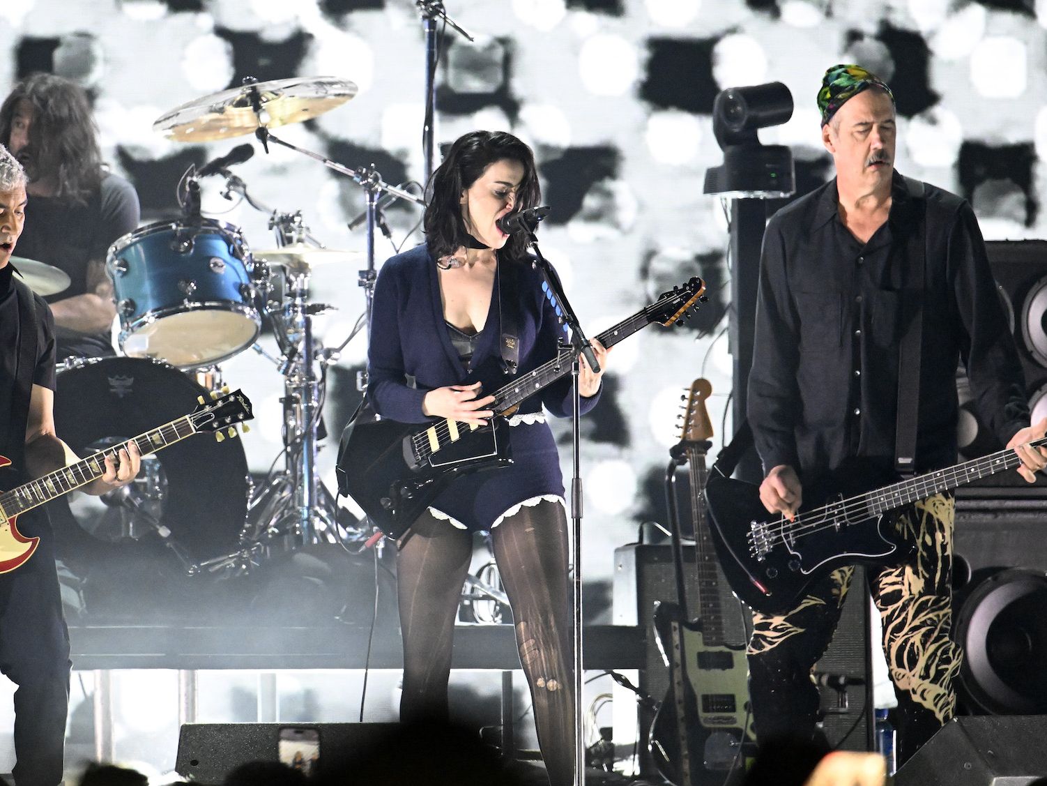 ミュージシャン WIND AND SEA NIRVANA Nirvana reunite unannounced at FireAid concert | Guitar World