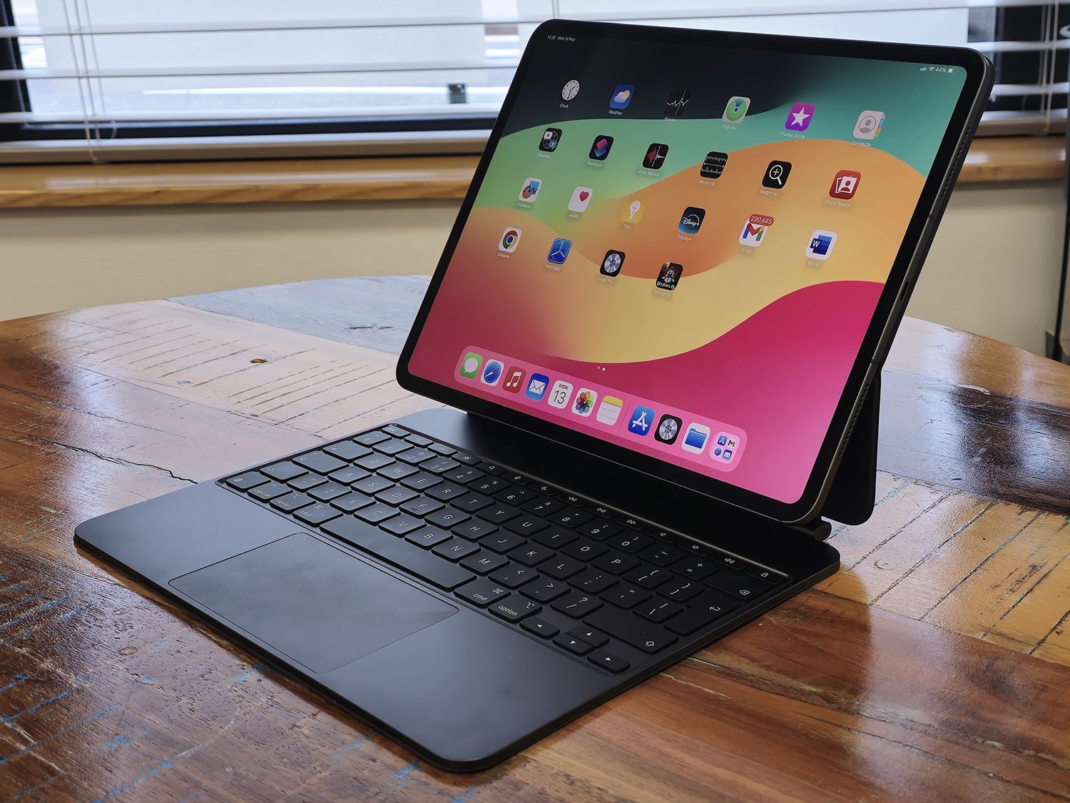 iPad本体 meme The Evolution of the iPad Kid: Memes, Stance, and Final Form